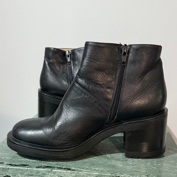J Crew Chunky Heel Black Leather Ankle Boots - Picture 7 of 11